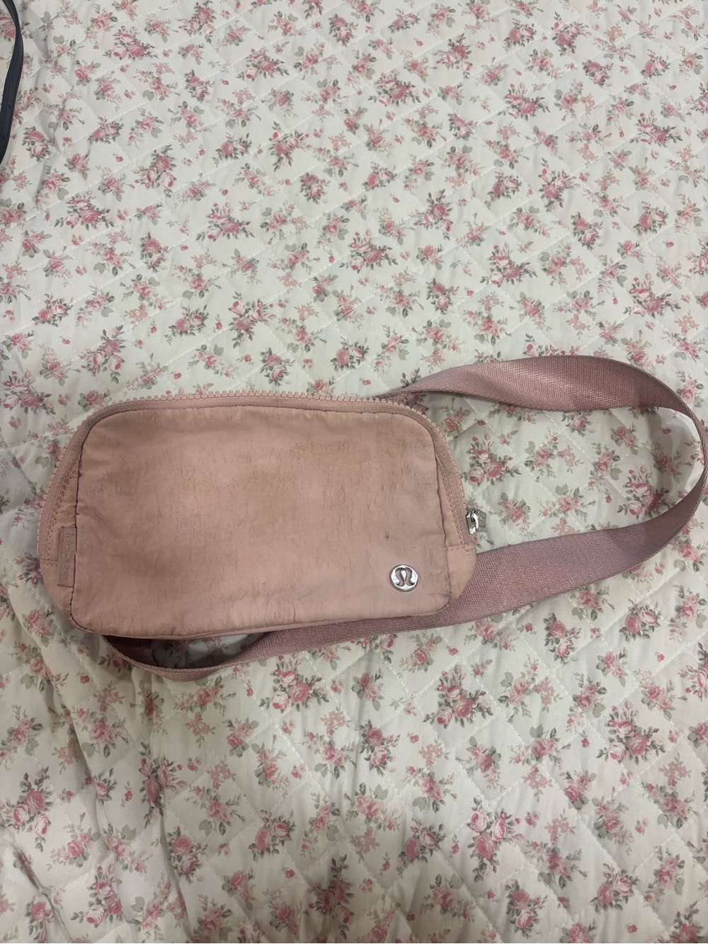 lululemon athletica Dusty Rose Crossbody Belt Bag - Picture 1 of 2